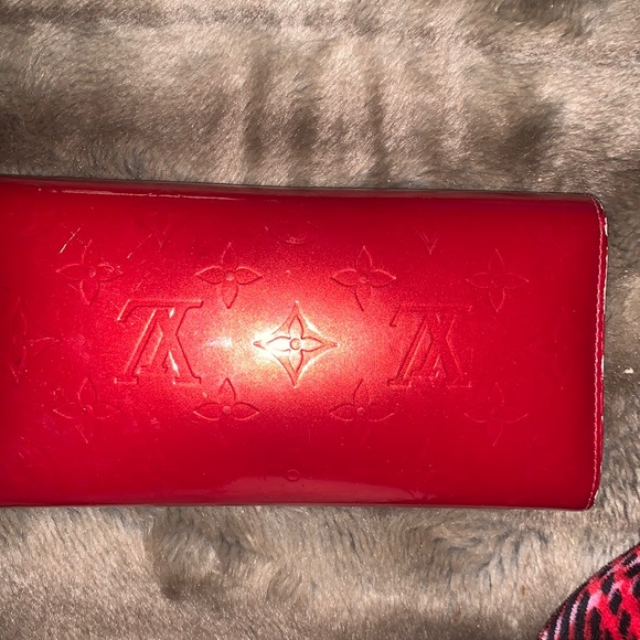 LV Vernis Wallet - Picture 4 of 13